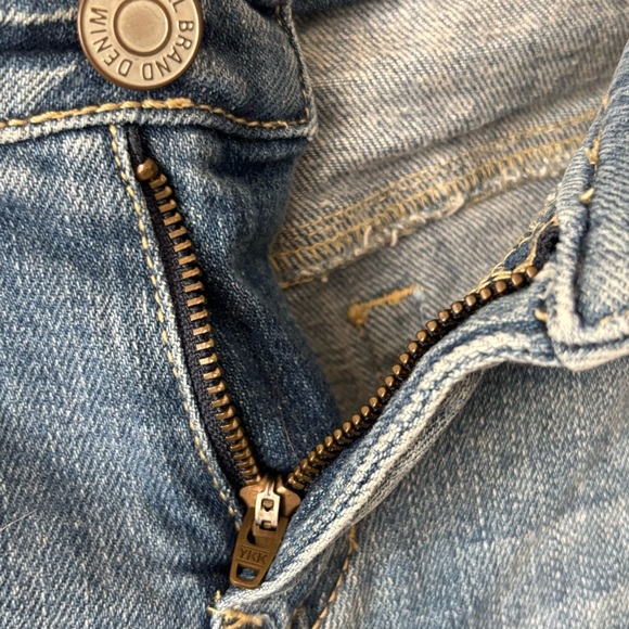 O’Neill Women’s Denim‎ Shorts Inseam 2in. Size 9 - Picture 4 of 5